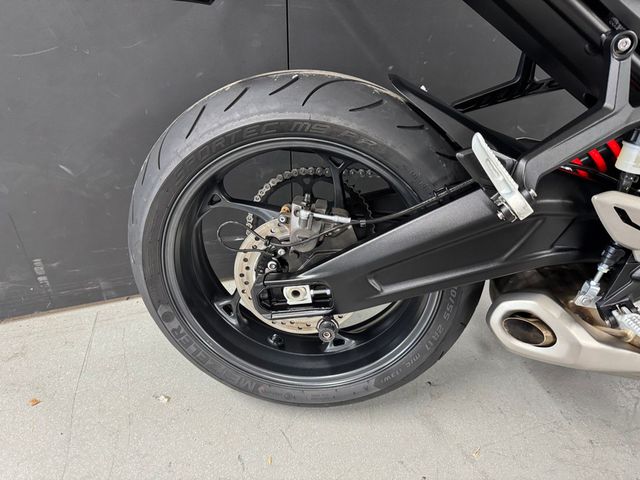 triumph - daytona-660