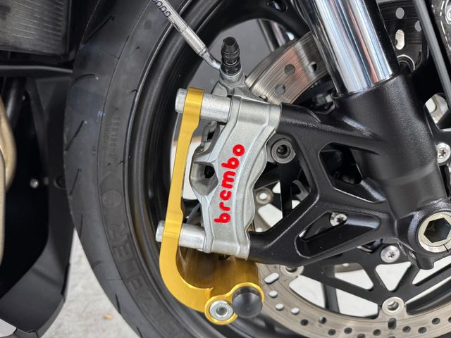 triumph - daytona-660