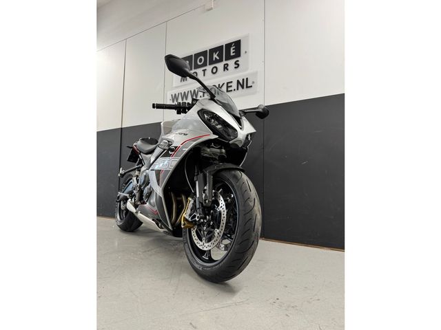 triumph - daytona-660