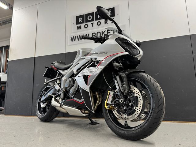 triumph - daytona-660