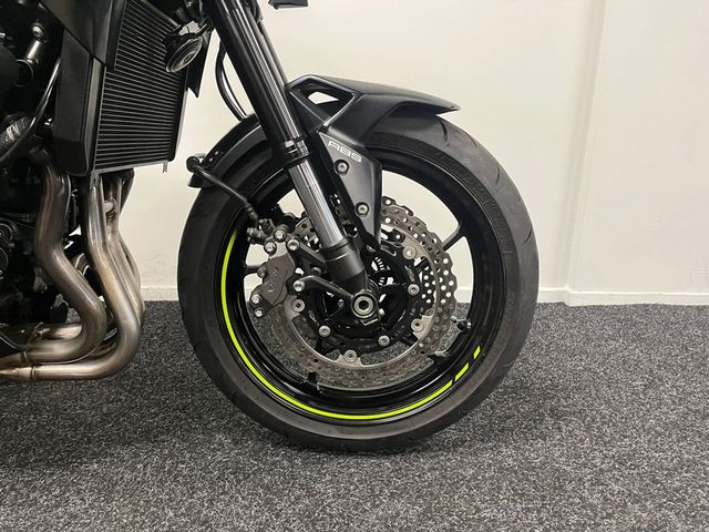 kawasaki - z900