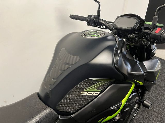 kawasaki - z900