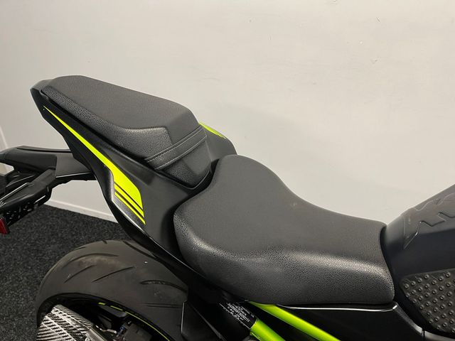 kawasaki - z900