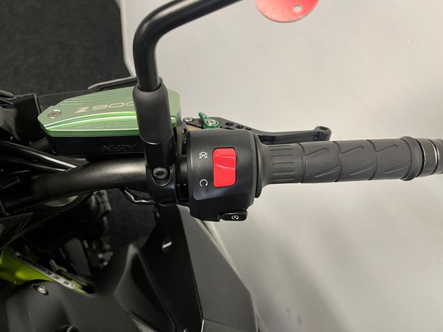 kawasaki - z900