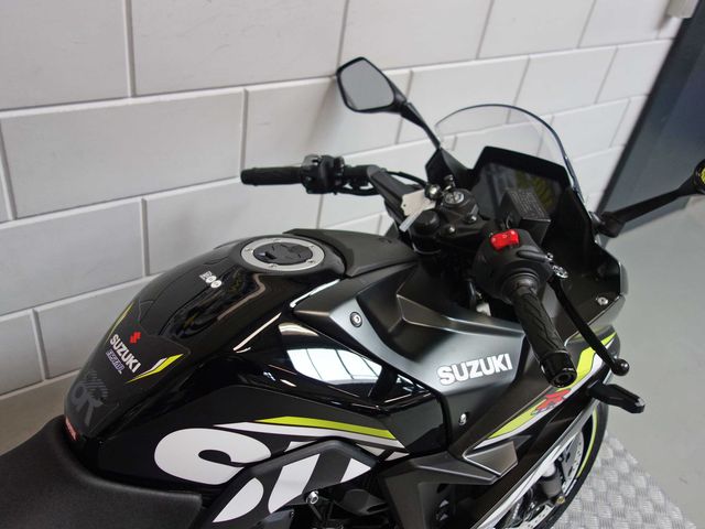 suzuki - gsx-8r