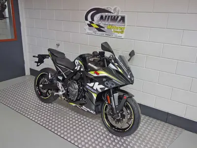 SUZUKI GSX-8R – foto 2