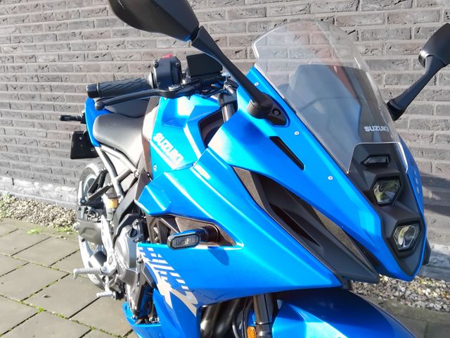 suzuki - gsx-8r