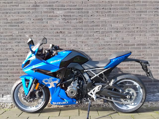 suzuki - gsx-8r