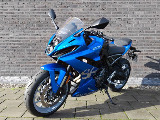 suzuki - gsx-8r