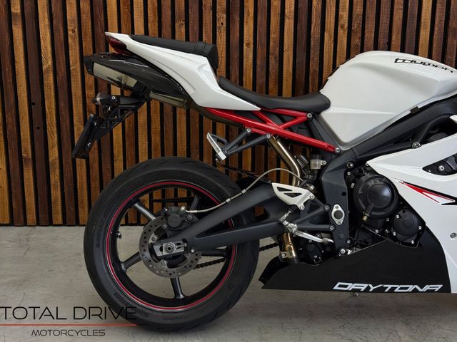 triumph - daytona-675-r