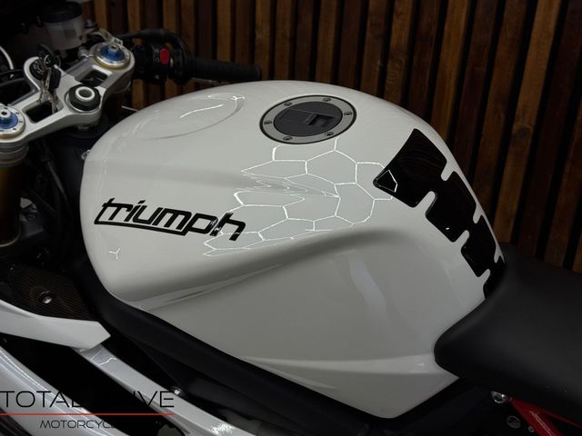triumph - daytona-675-r