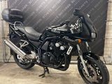 YAMAHA FZS 600 FAZER