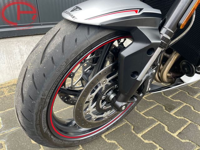 triumph - street-triple-765-r
