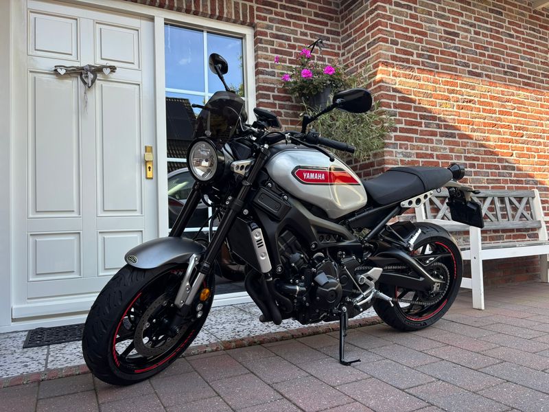 Yamaha XSR 900 retro naked xsr900 mt09 yamaha 2020 occasion