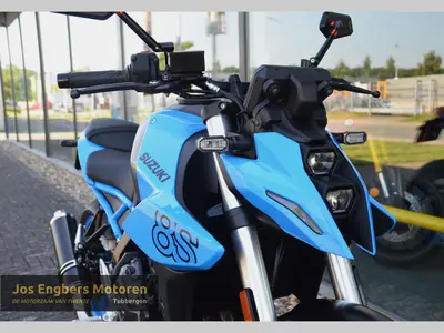 SUZUKI GSX-8S – foto 3