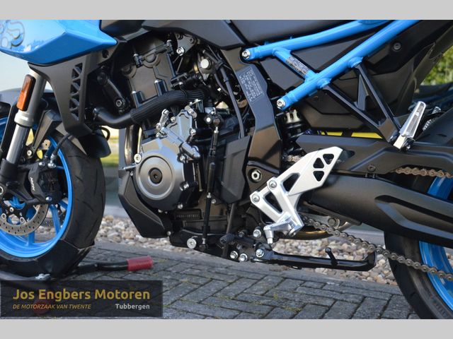 suzuki - gsx-8s