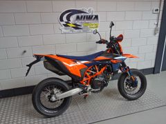 KTM 690 SMC R 2026 nieuw – foto 2 van 11