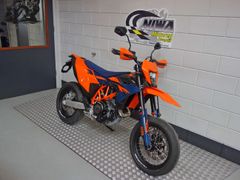 KTM 690 SMC R 2026 nieuw – foto 3 van 11