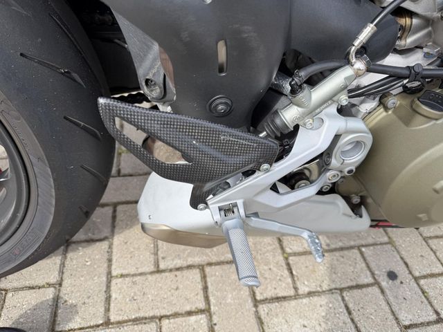 ducati - streetfighter-v4s