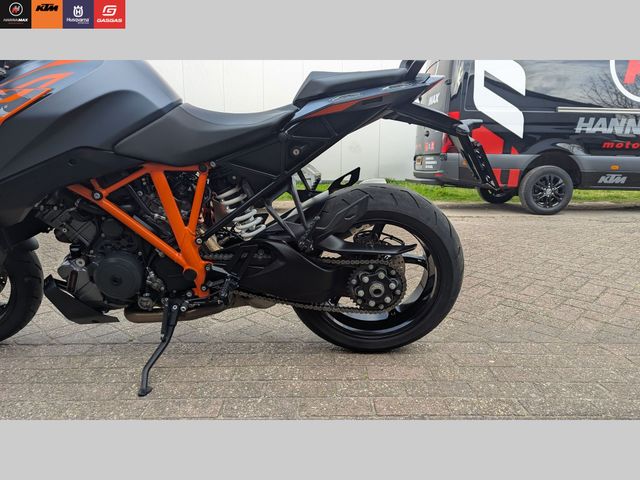 ktm - 1290-super-duke-gt