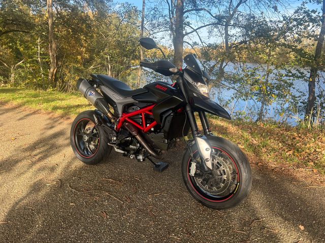 ducati - hypermotard-821