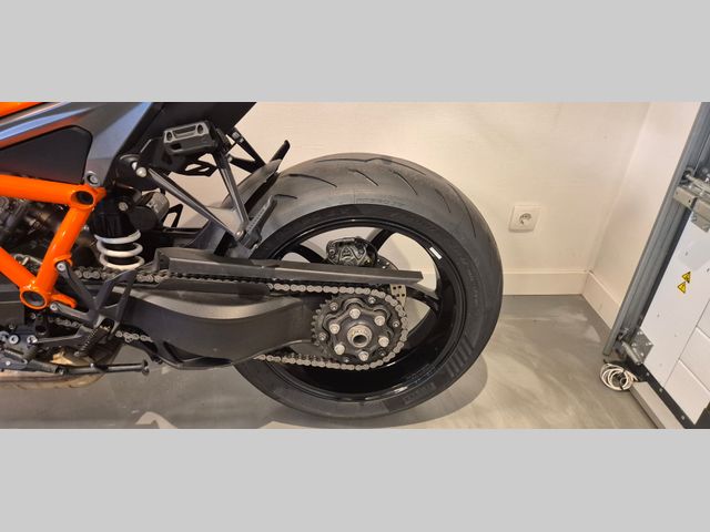ktm - 1290-super-duke-r