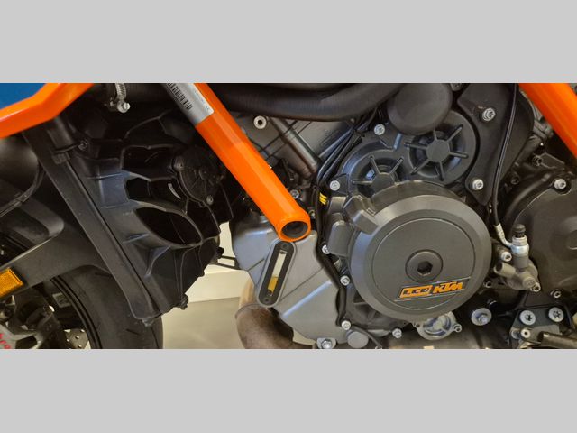 ktm - 1290-super-duke-r