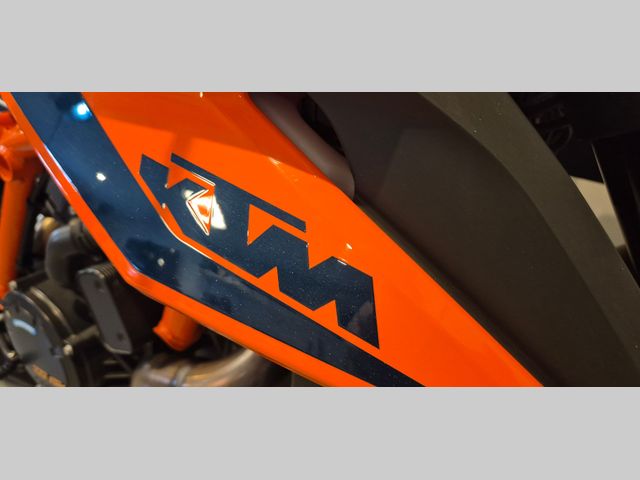 ktm - 1290-super-duke-r