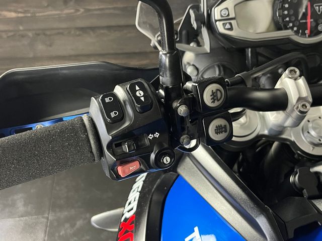triumph - tiger-800-xcx