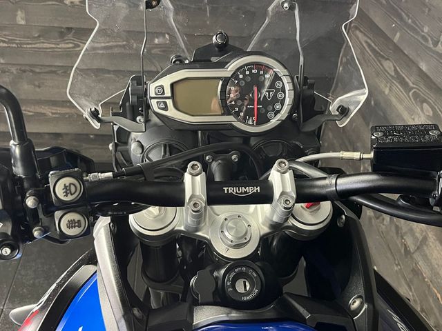 triumph - tiger-800-xcx