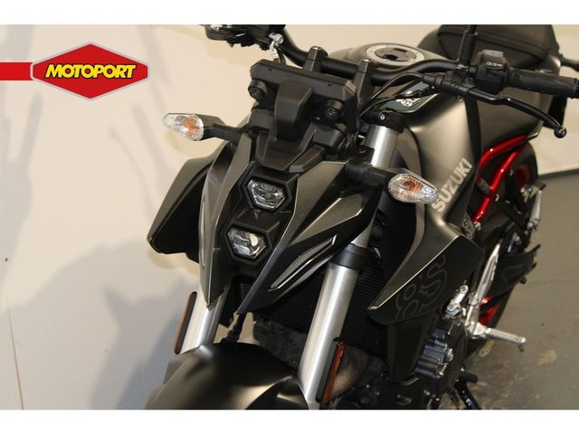suzuki - gsx-8s