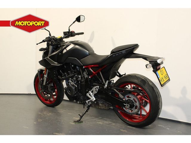 suzuki - gsx-8s