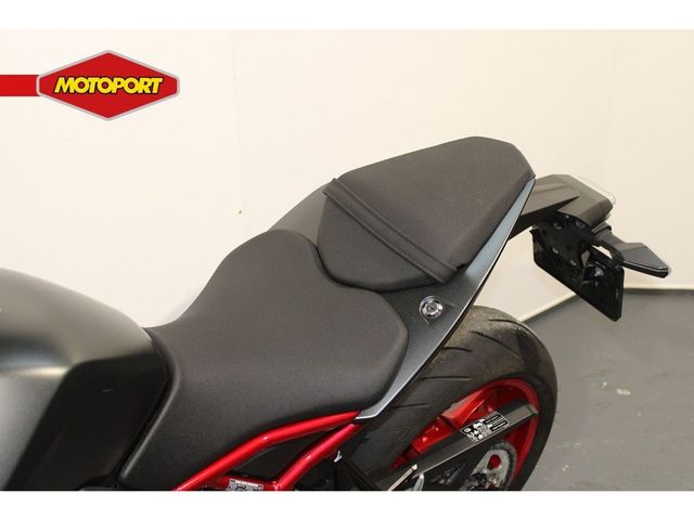 suzuki - gsx-8s