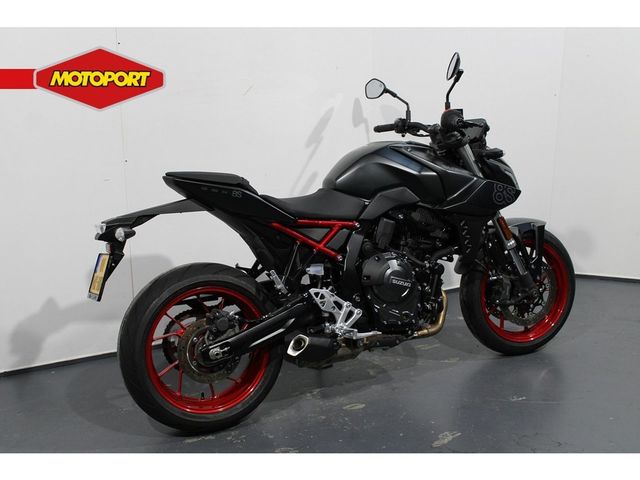 suzuki - gsx-8s
