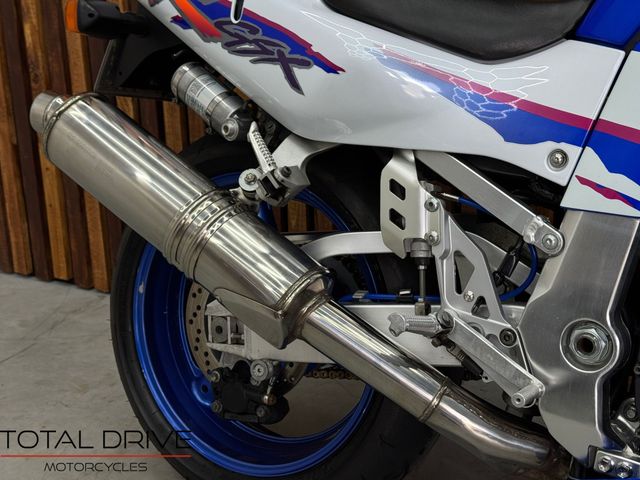 suzuki - gsx-r-750-w