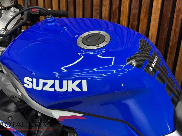 suzuki - gsx-r-750-w