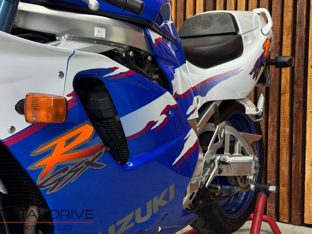 suzuki - gsx-r-750-w
