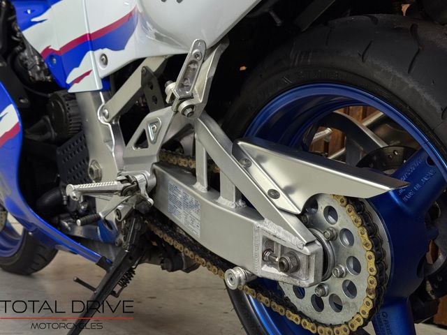 suzuki - gsx-r-750-w