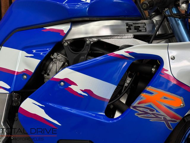 suzuki - gsx-r-750-w