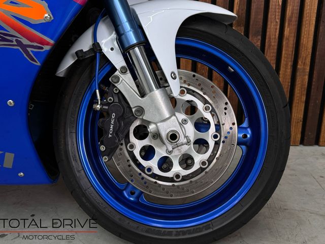suzuki - gsx-r-750-w