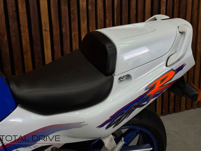 suzuki - gsx-r-750-w