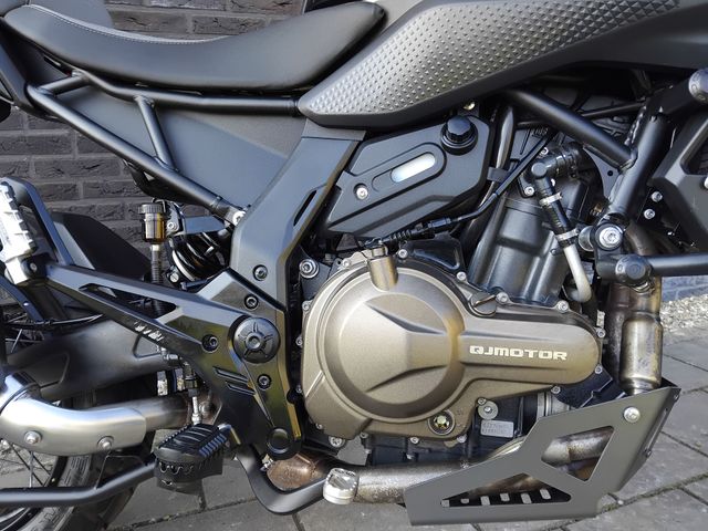 QJMOTOR - srt-600-sx-touring