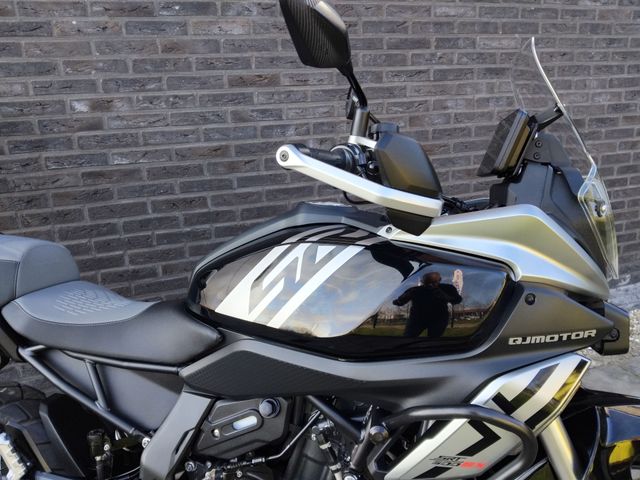 QJMOTOR - srt-600-sx-touring