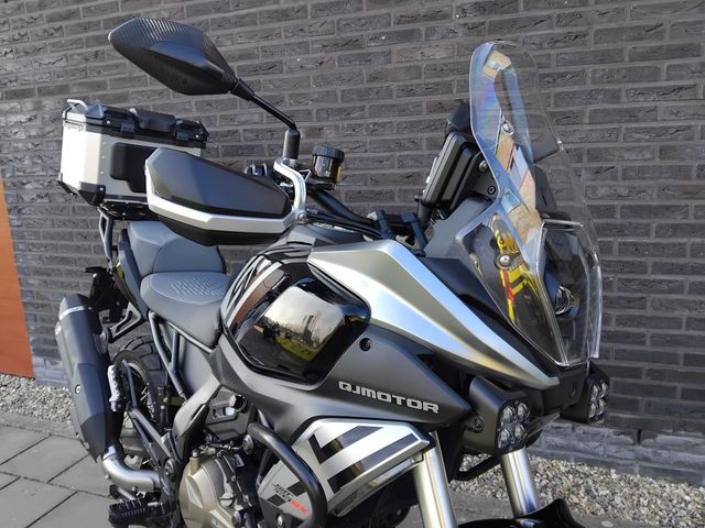 QJMOTOR - srt-600-sx-touring