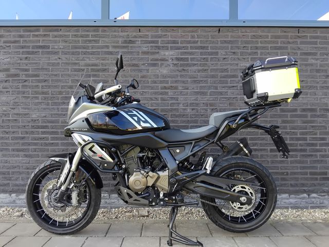 QJMOTOR - srt-600-sx-touring