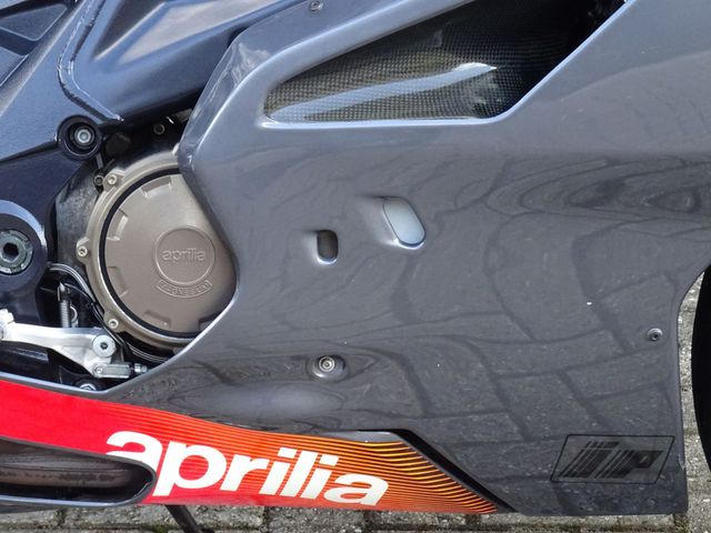 aprilia - rsv-1000-r-factory