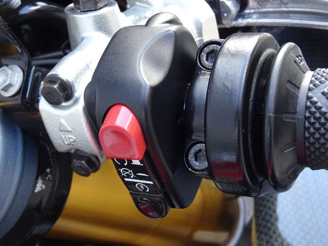 aprilia - rsv-1000-r-factory