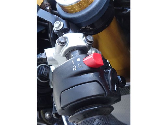 aprilia - rsv-1000-r-factory