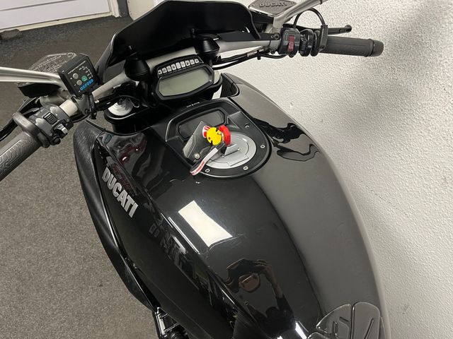 ducati - diavel