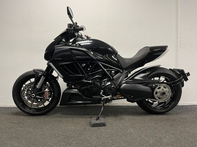 ducati - diavel
